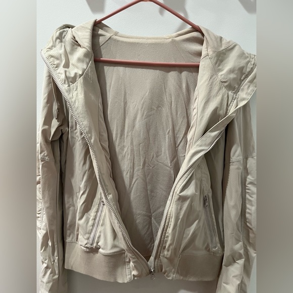 Lululemon spring jacket, bomber style size 8 - Picture 2 of 8